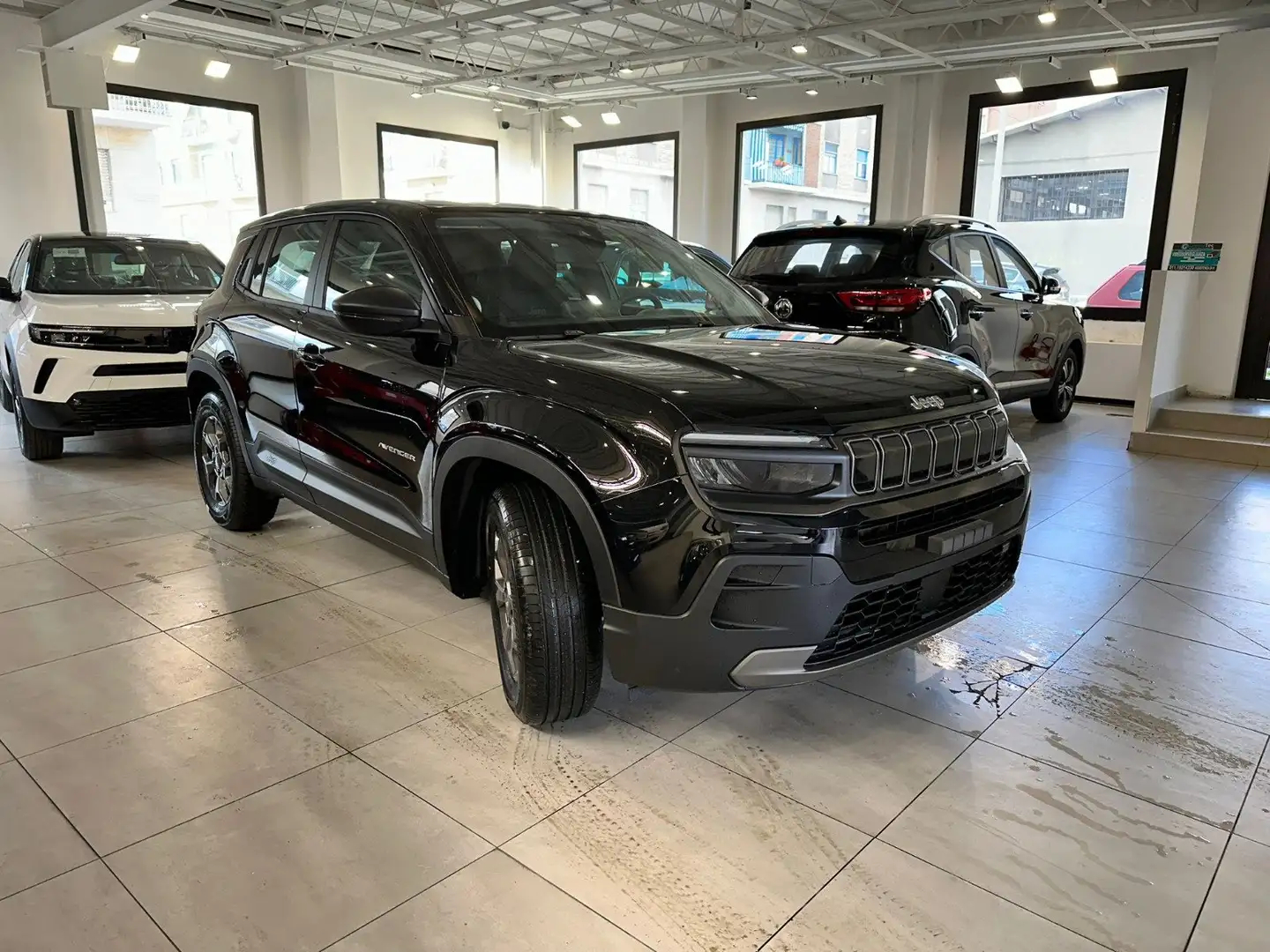 Jeep Avenger 1.2 turbo Longitude fwd 100cv PRONTA CONSEGNA Чорний - 2