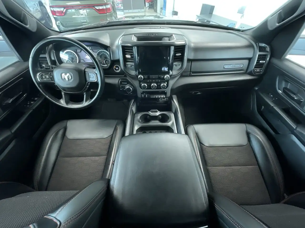RAM 1500 снимка RAM 1500