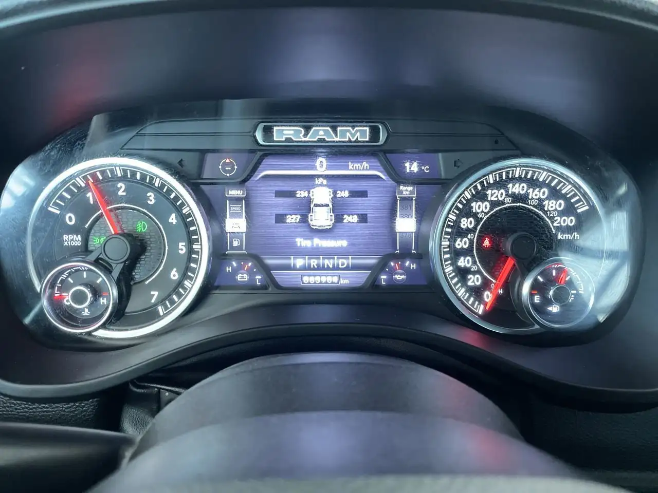 RAM 1500 снимка RAM 1500