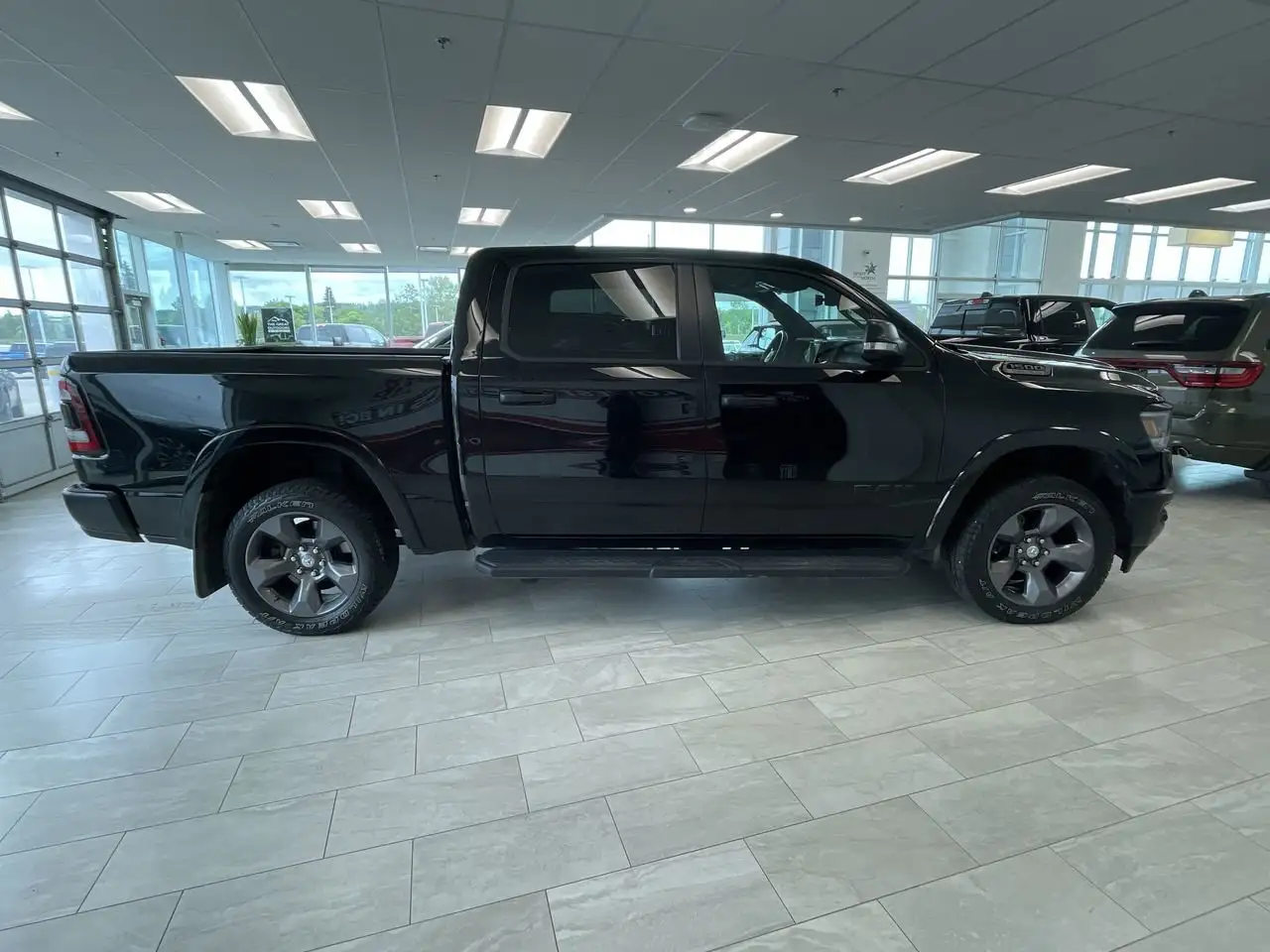 RAM 1500 снимка RAM 1500