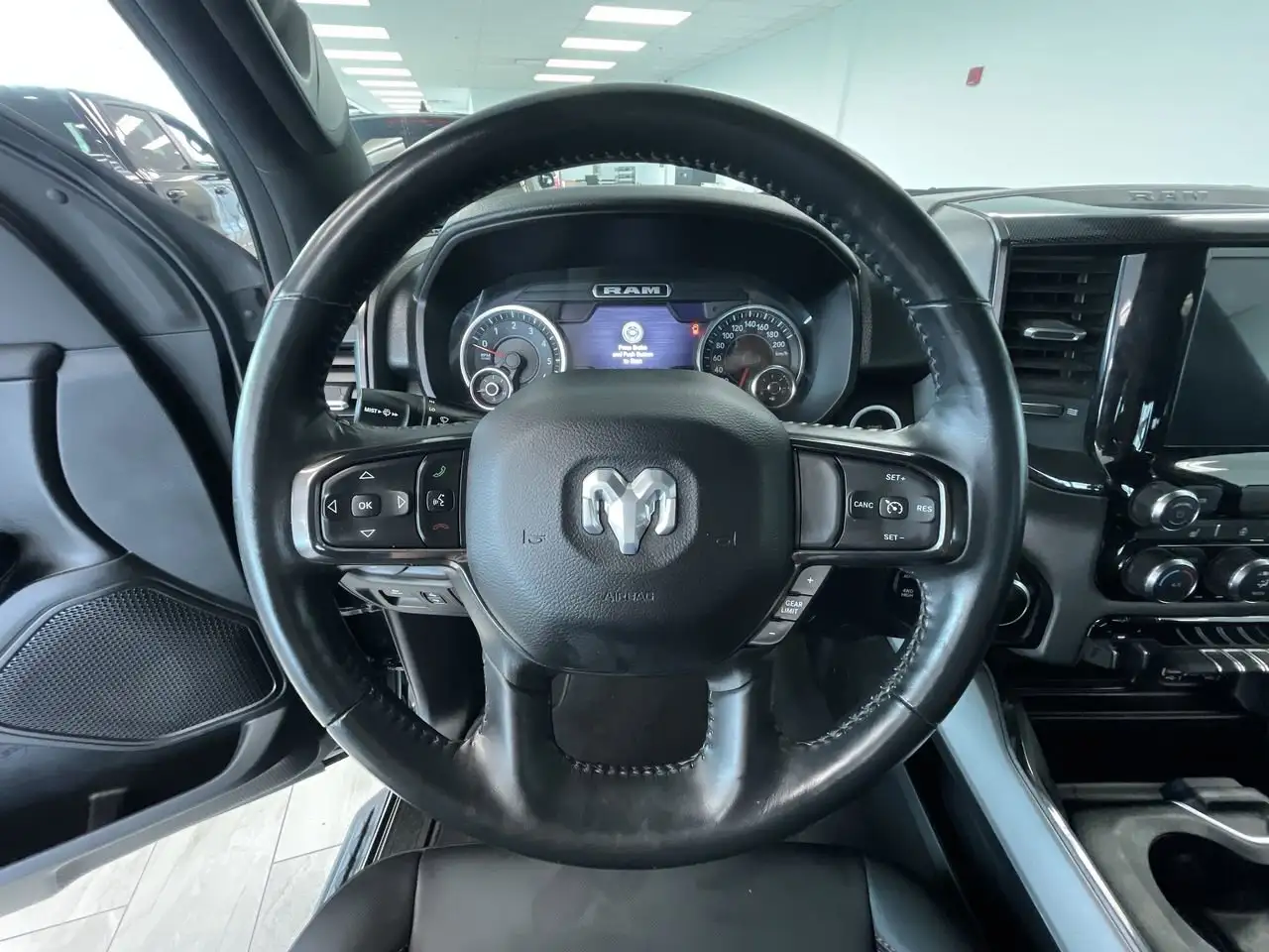 RAM 1500 снимка RAM 1500