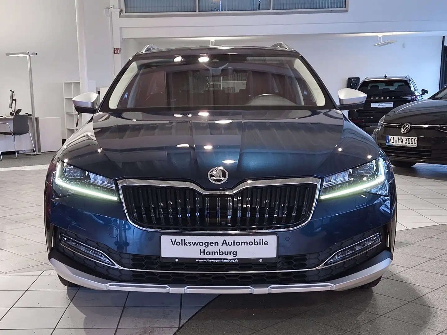 Skoda Superb Combi 2.0 TDI Scout 4x4 DSG Kameras DCC A Blau - 2