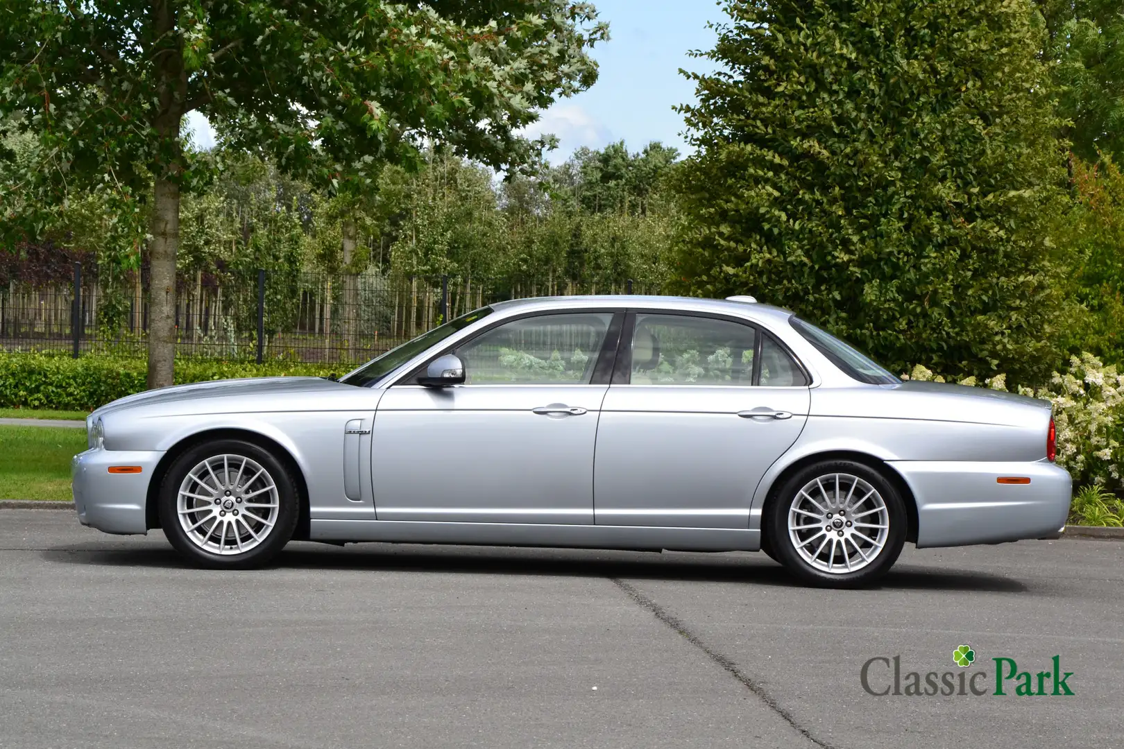 Jaguar XJ8 3.5 V8 Executive Grijs - 2