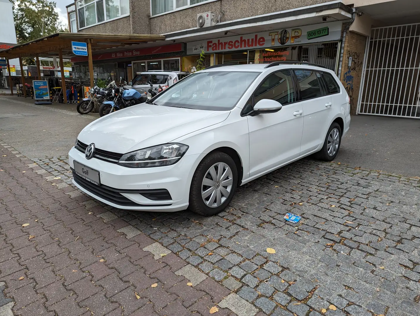 Volkswagen Golf Variant 1.6 TDI BTM/1.Hand/Scheckheft/Klima/sehr sauber Weiß - 2