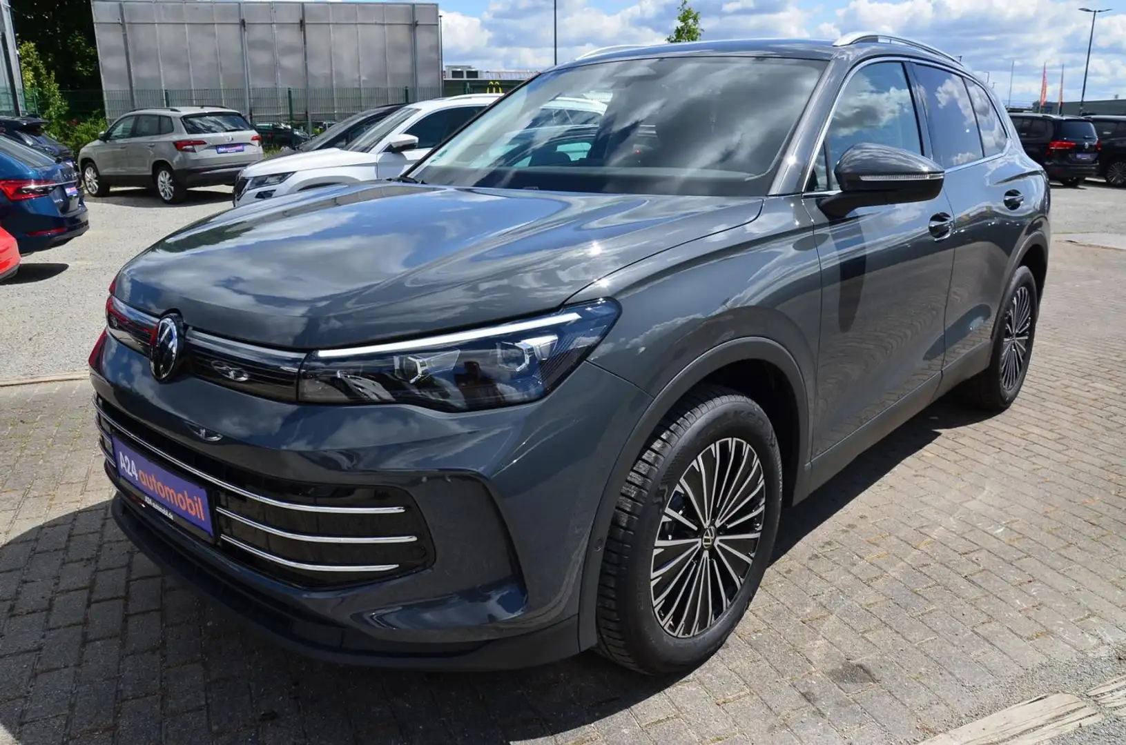 Volkswagen Tiguan 2.0 TDI Elegance LED Navi AHK Gris - 1