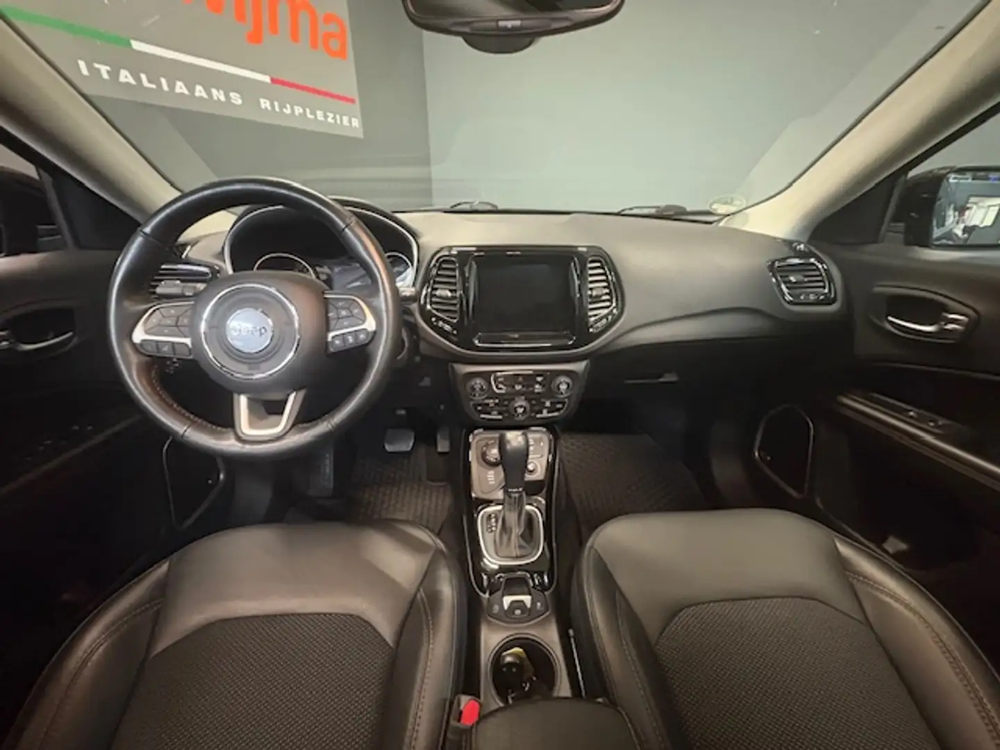 Jeep Compass 1.4 MultiAir 170pk Limited 4x4 Automaat Panoramada Zwart - 2