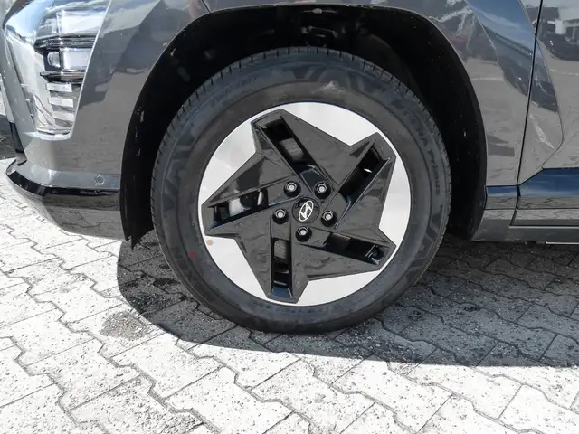 Hyundai Kona view 3