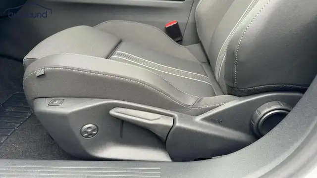 Opel Astra view 13