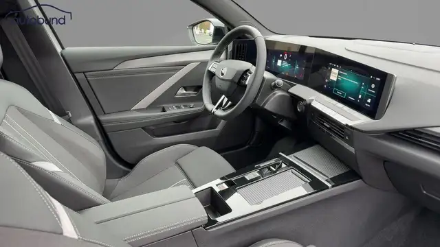 Opel Astra view 5