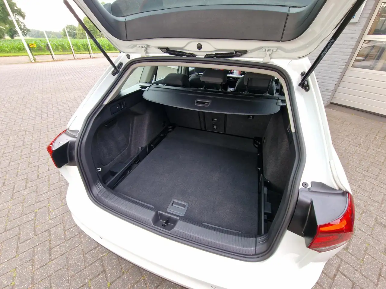 Volkswagen Golf Variant 1.0 eTSI Life|Digi-dash|110PK|DSG|Automaat|Adaptie 8