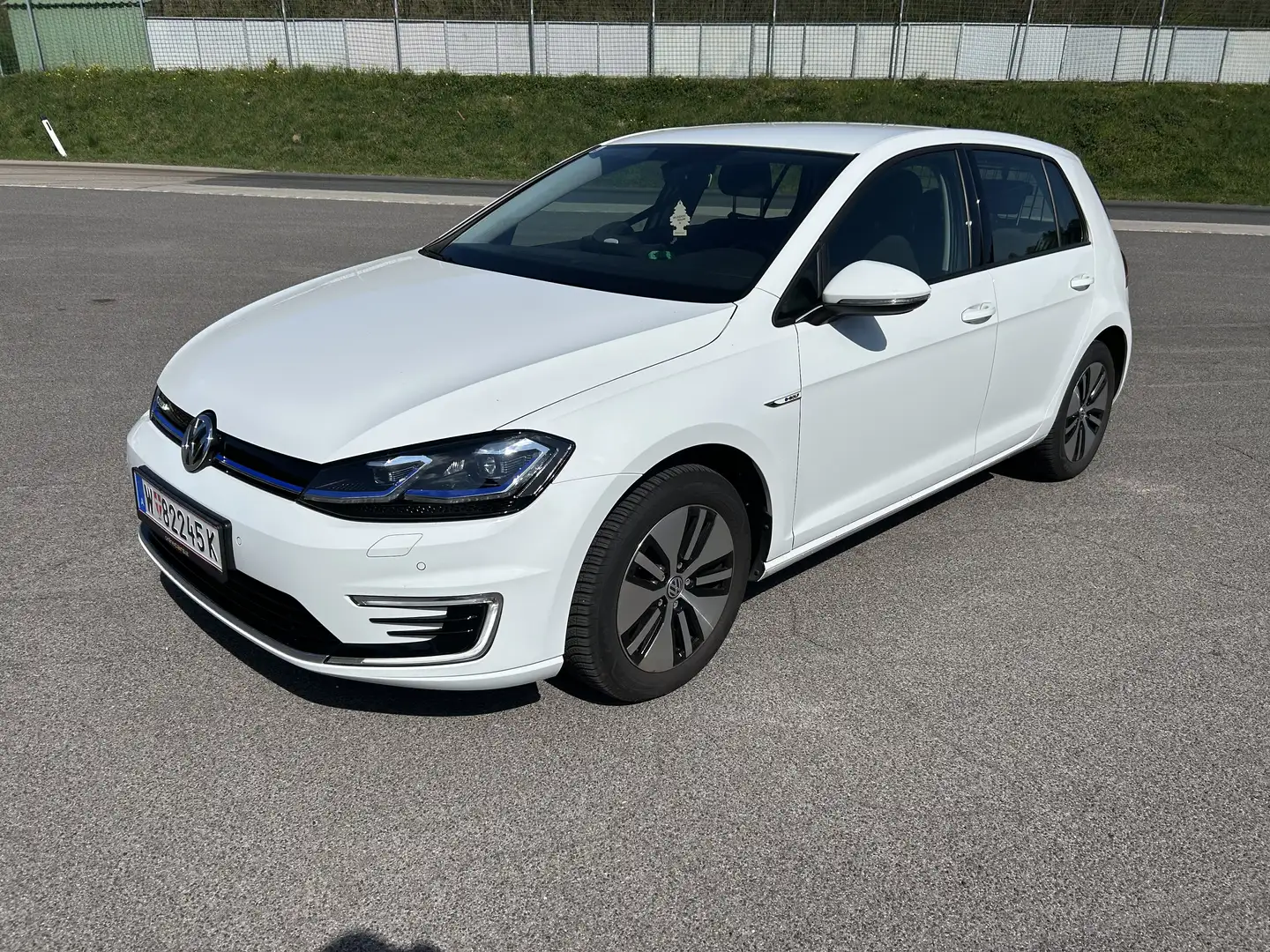 Volkswagen e-Golf 35,8kWh (mit Batterie) - 1