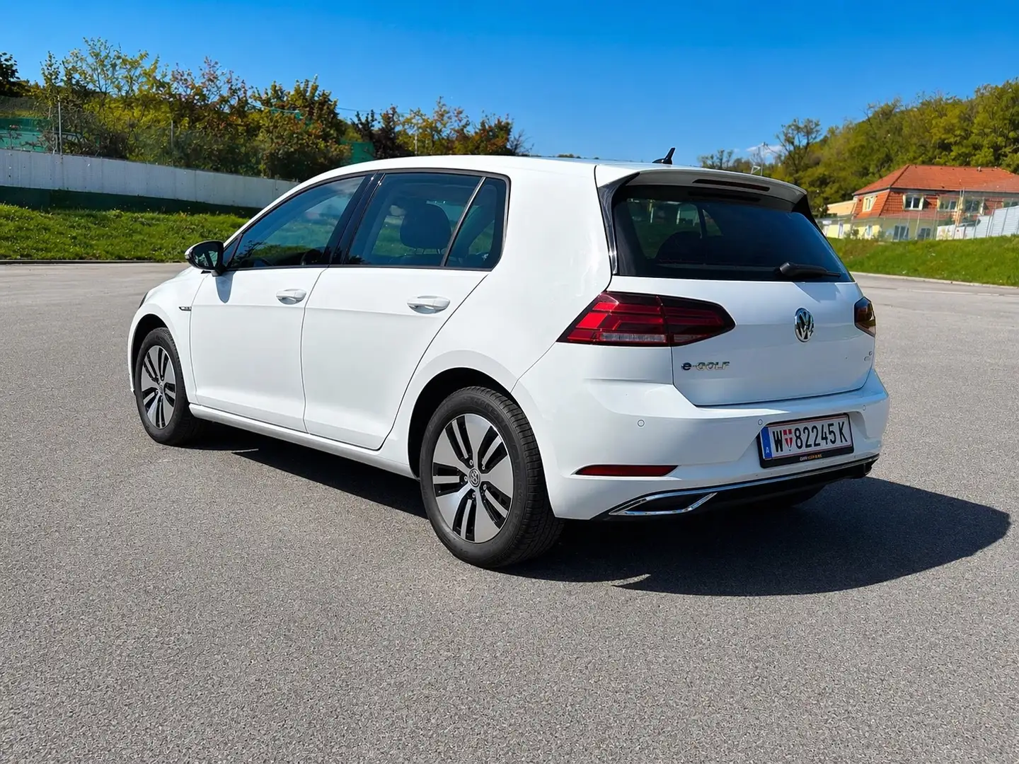Volkswagen e-Golf 35,8kWh (mit Batterie) - 2