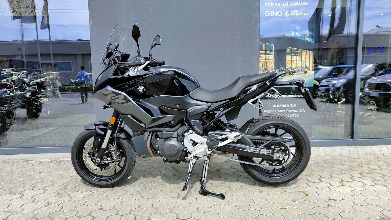 BMW F 900 XR