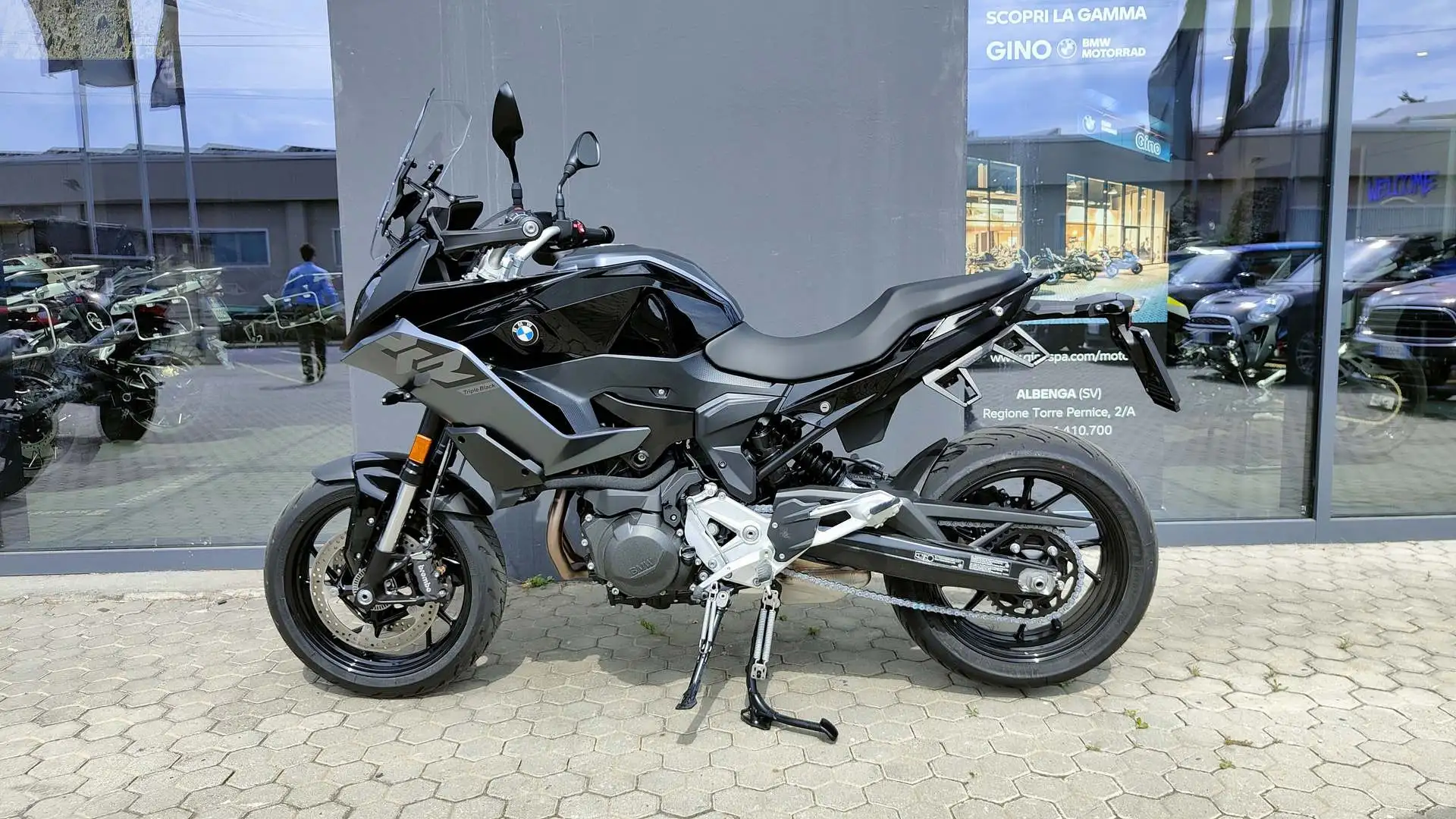 BMW F 900 XR Negro - 1