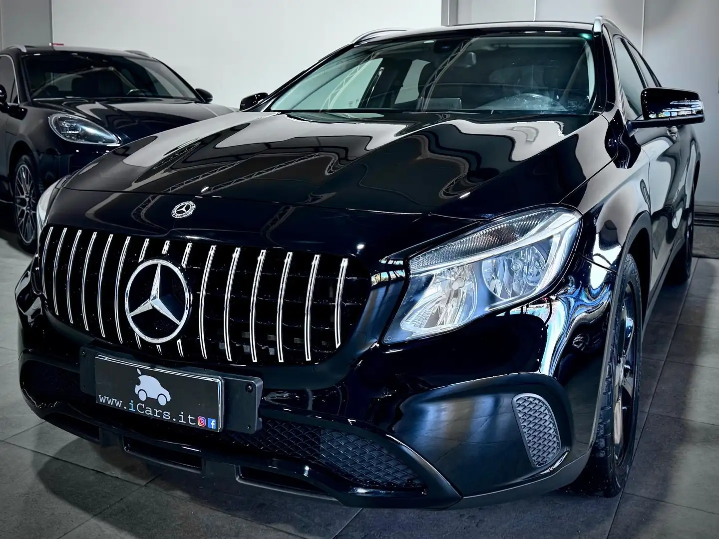 Mercedes-Benz GLA 180 d 109CV Sport Nero - 1