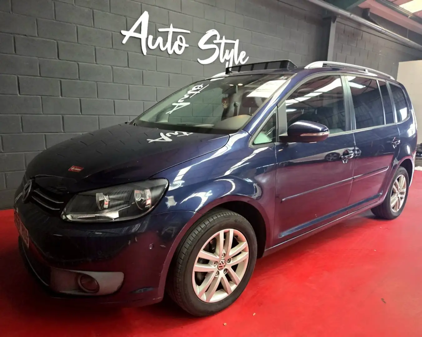 Volkswagen Touran 1.6TDI Edition BMT 105 Bleu - 2