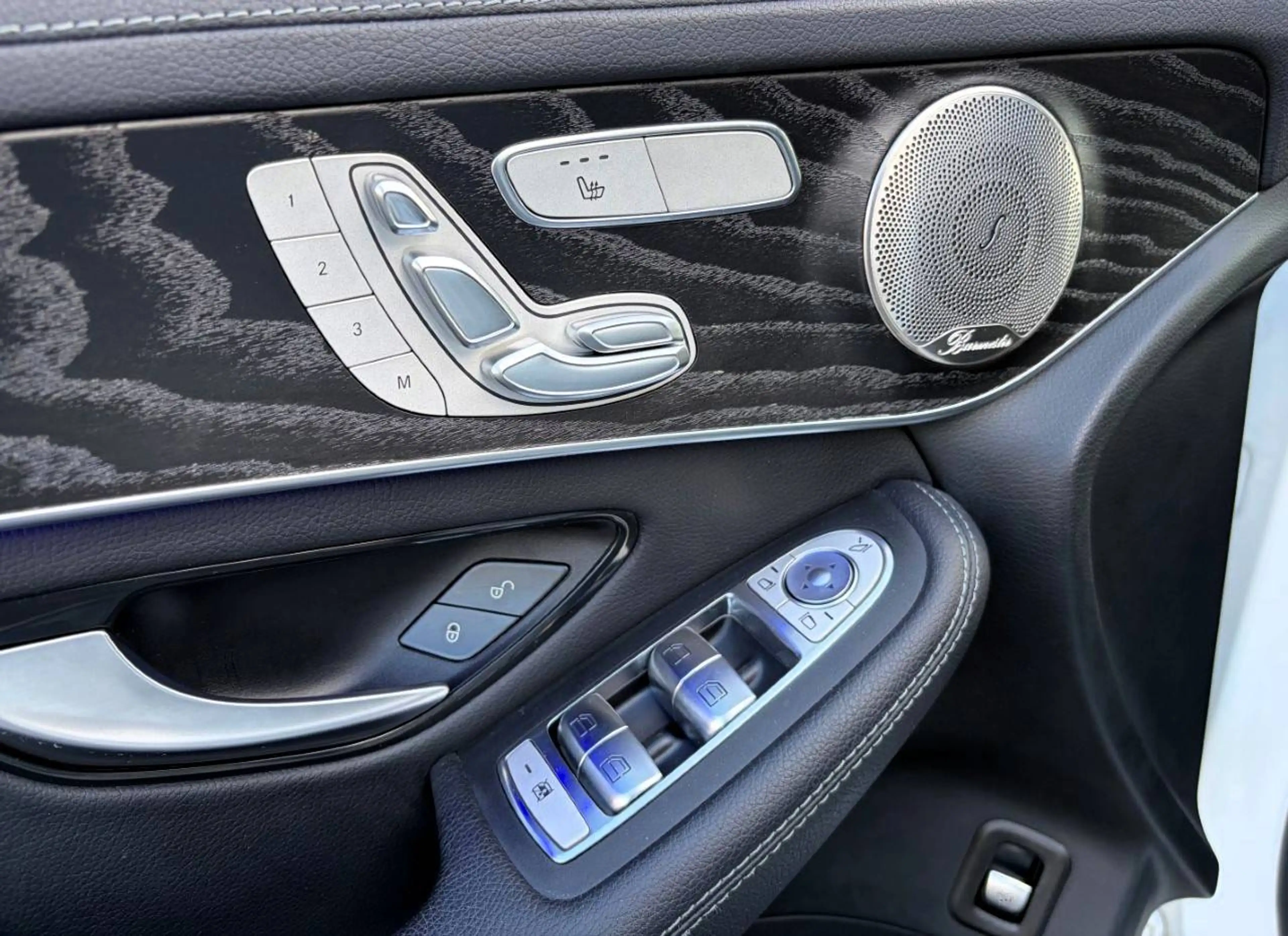 Mercedes-Benz GLC 300 de AMG 4-Matic PHEV - CARPLAY - BURMESTER - CAMERA — photo 14