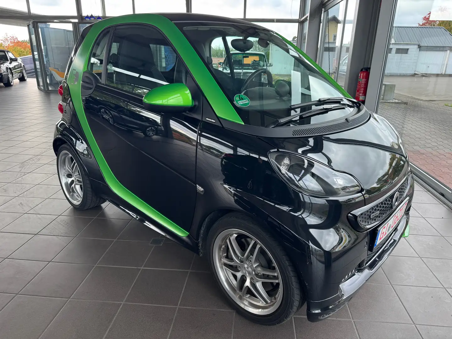 smart forTwo 1 of 40 Der letzte Smart Brabus Coupé 19 TKM Schwarz - 1