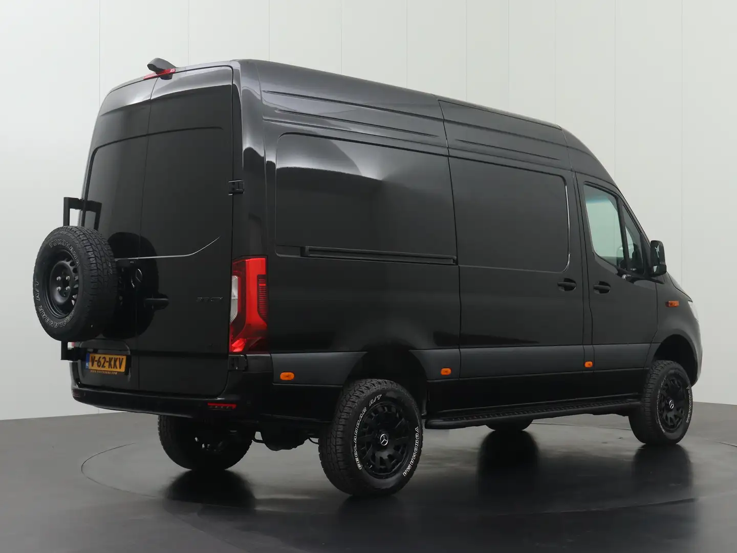 Mercedes-Benz Sprinter 319CDI 9G-Tronic Automaat 4x4 Explorer | Led | Air Zwart - 2