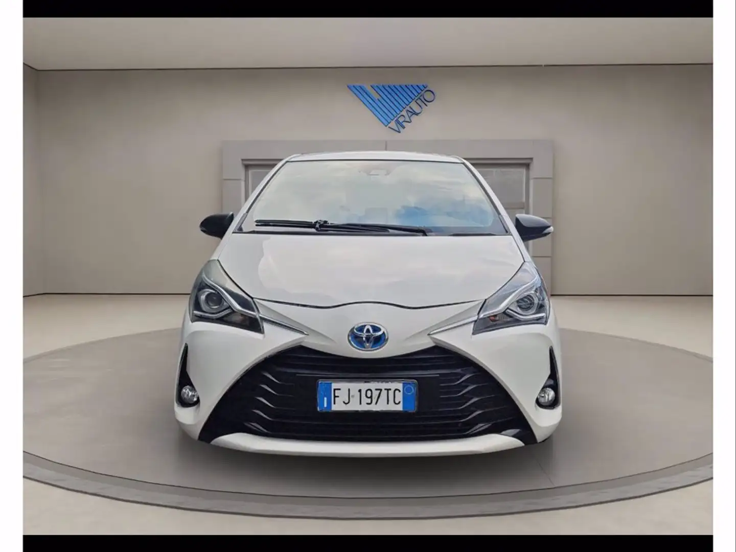 Toyota Yaris 5p 1.5 hybrid Active Blanc - 2