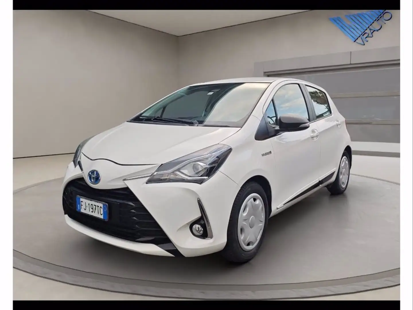 Toyota Yaris 5p 1.5 hybrid Active Blanc - 1