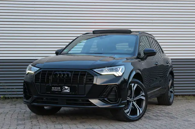 Audi Q3 45 TFSI e 3x S-Line | Panoramadak | Camera | Black