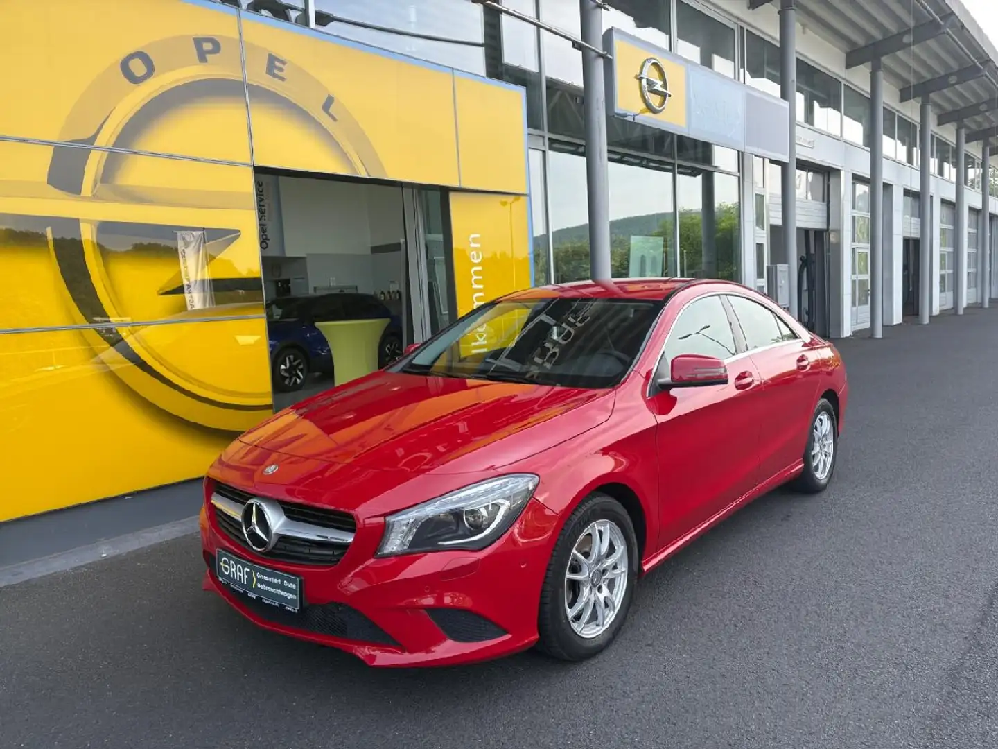 Mercedes-Benz CLA 180 CLA 180*Bi-Xenon*Klima*AHK*Navi*SHZ vo.* Roşu - 1