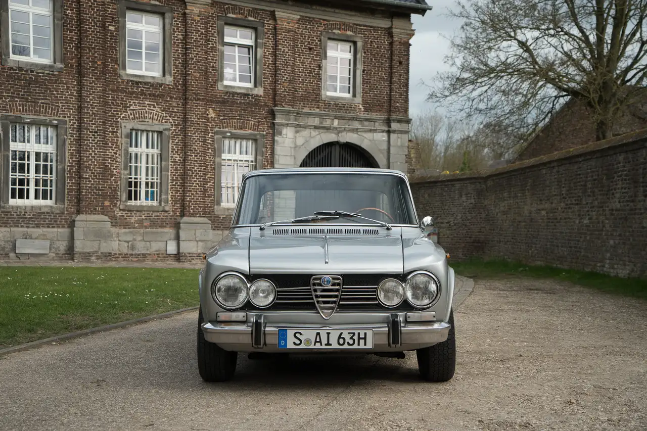 Alfa Romeo Giulia Biscione, foto 1