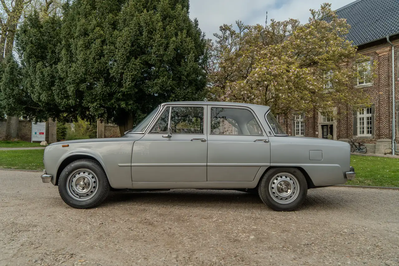 Alfa Romeo Giulia Biscione, foto 9