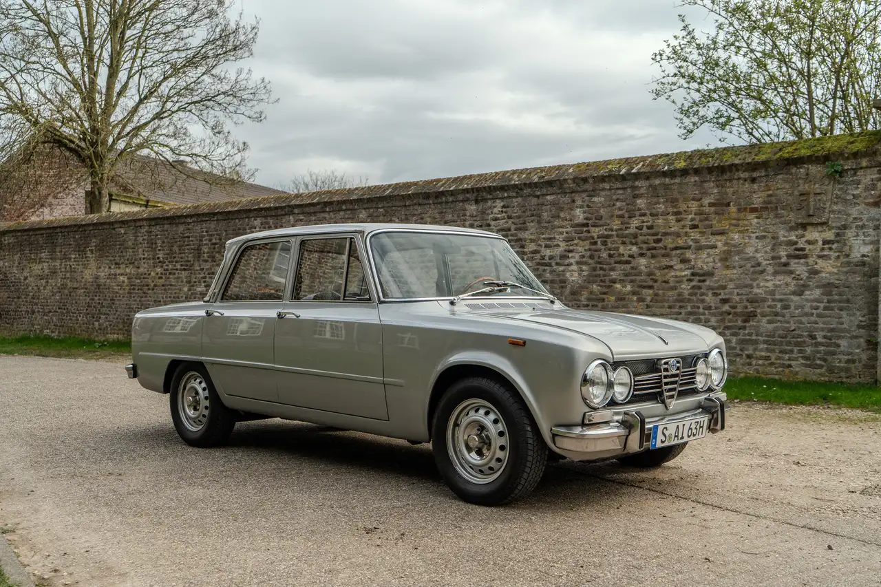 Alfa Romeo Giulia Biscione, foto 2