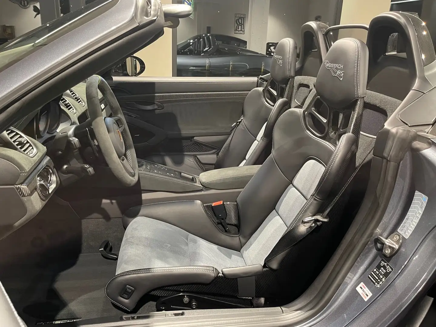 Porsche 718 Spyder 718 Spyder RS Gris - 2