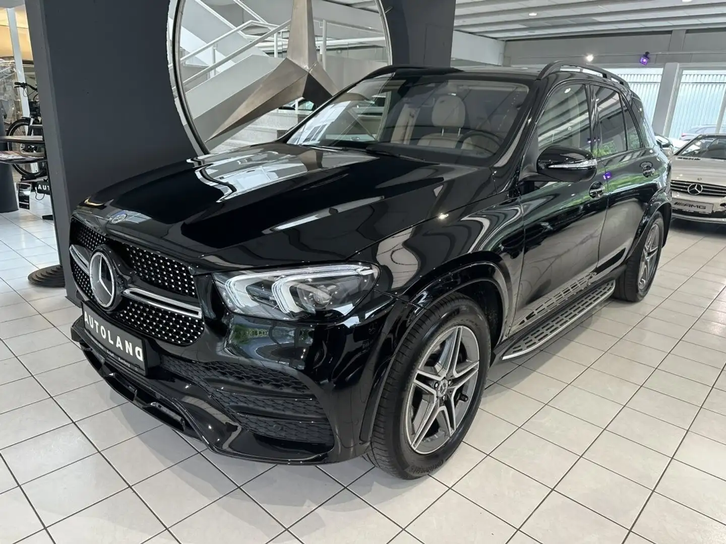 Mercedes-Benz GLE 350 d e AMG LINE Leder,Fahrassistenzpaket,,Airmatic Schwarz - 2