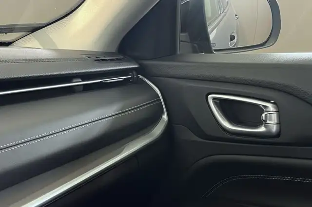 Jeep Compass view 15