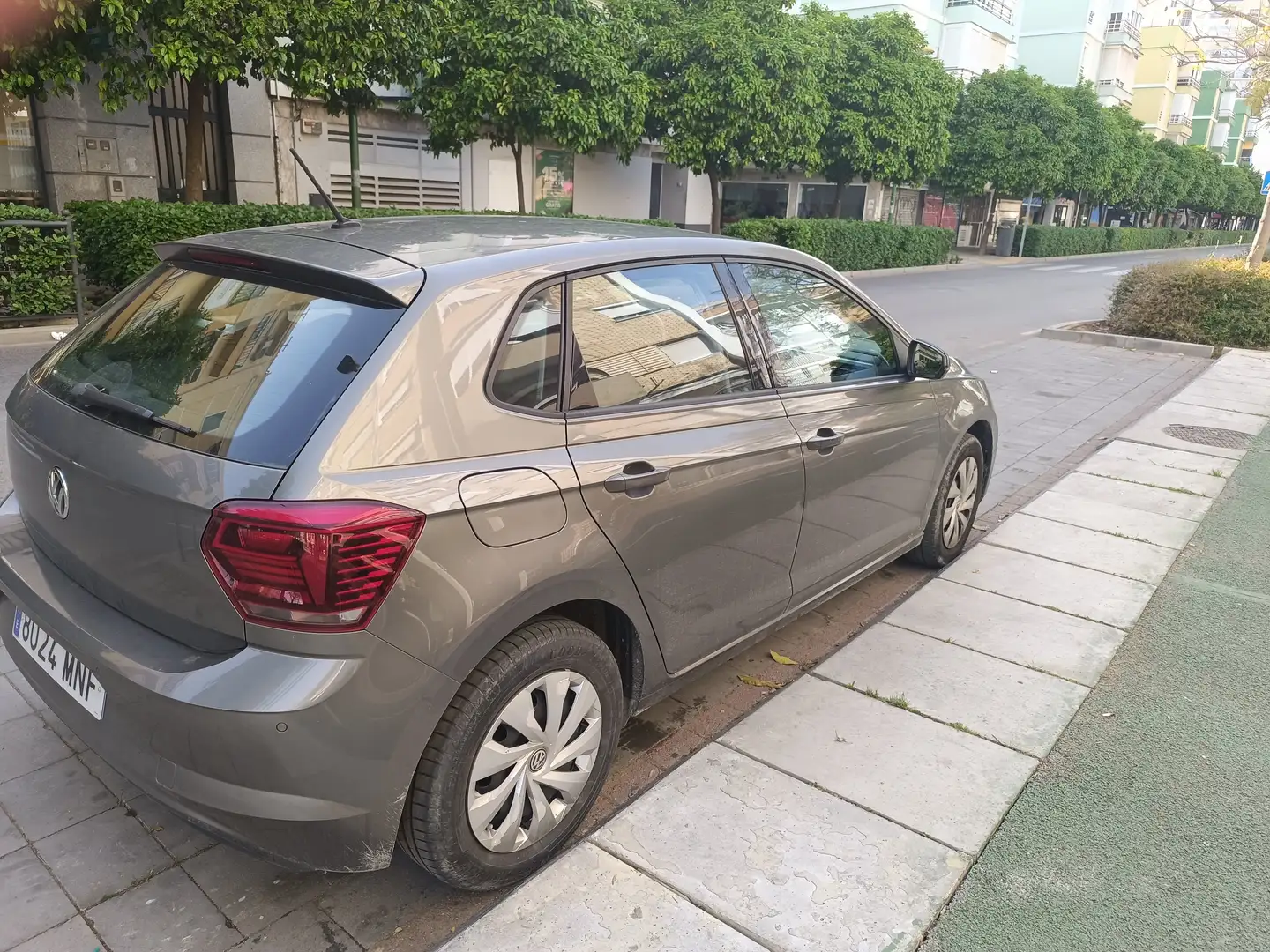Volkswagen Polo 1.0 Edition 48kW Gris - 2