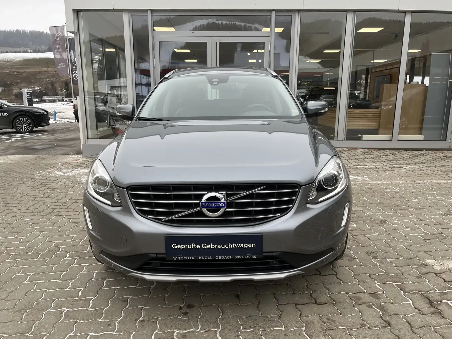 Volvo XC60 Summum 2WD Grau - 2