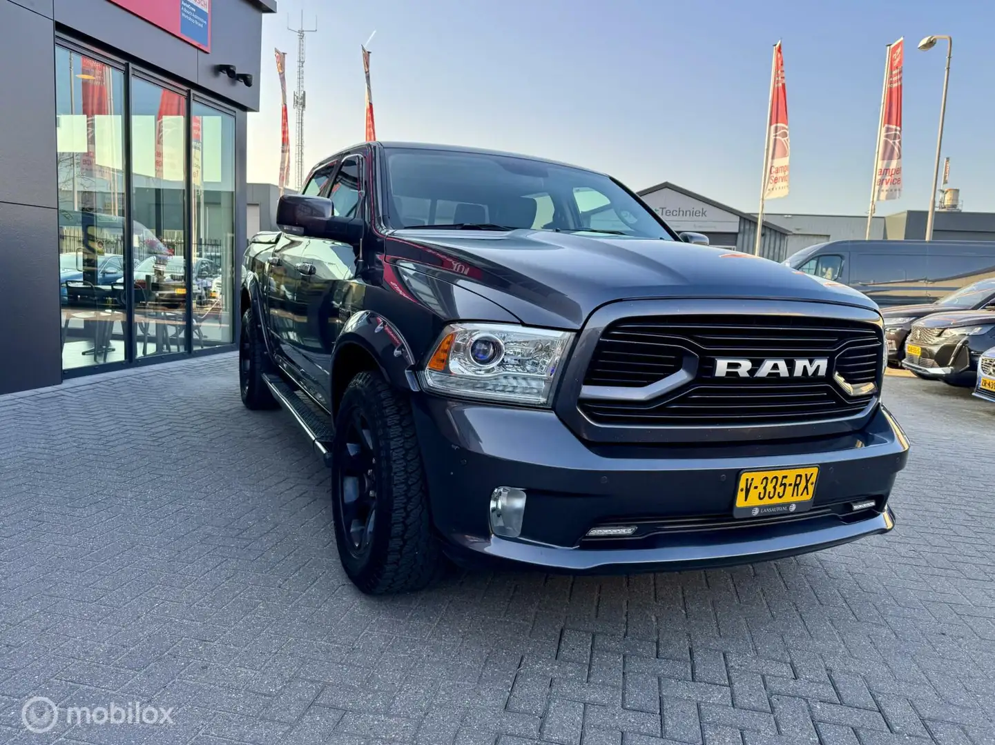 Dodge RAM 1500 4X4 5.7 V8 4x4 Crew Cab 5'7 Laramie - 2