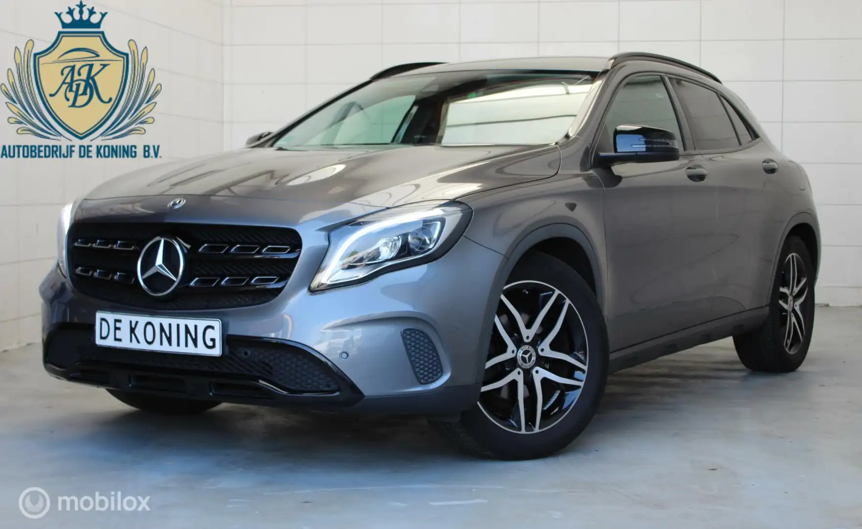 Mercedes-Benz GLA 180 Business Solution Night Upgrade Grijs - 1