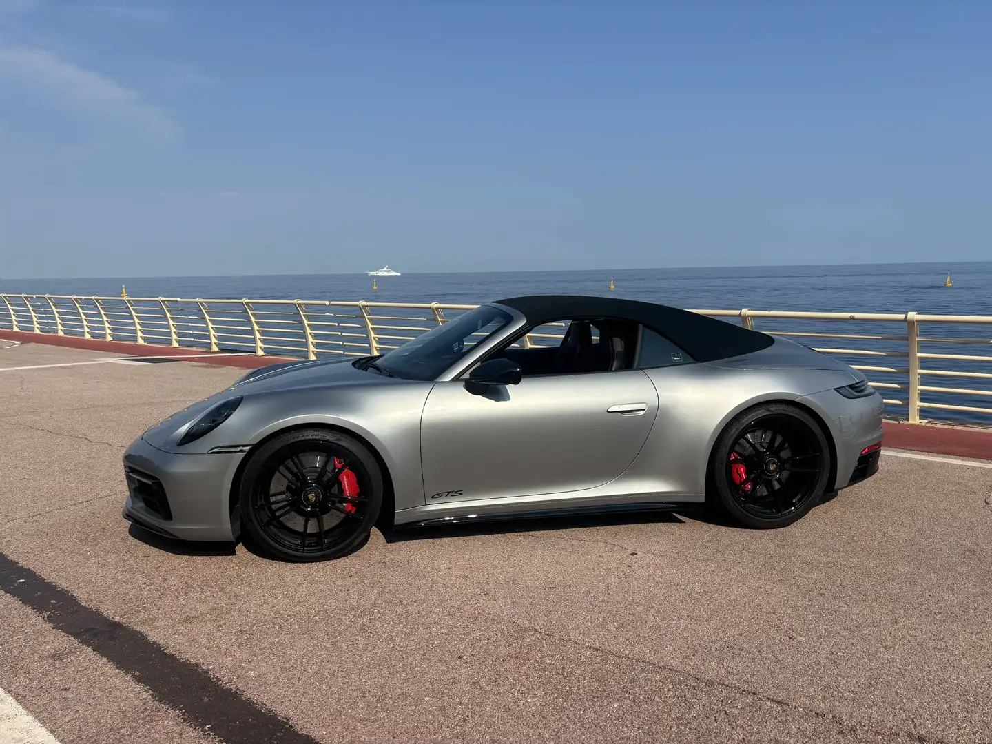 Porsche 911 VI (992) 3.0 480ch GTS PDK Argent - 1