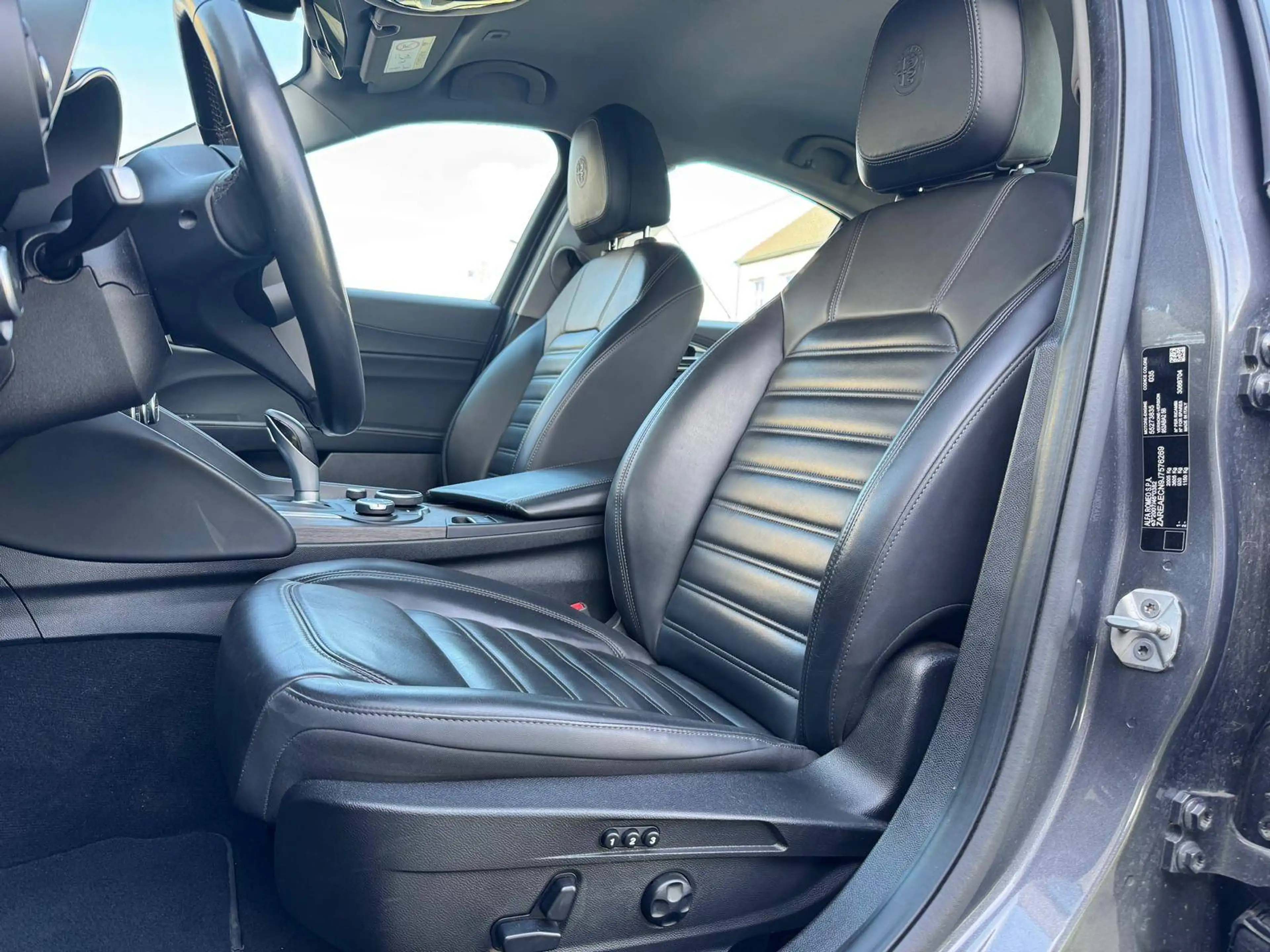 Alfa Romeo Giulia Giulia 2.0 T Super — photo 6