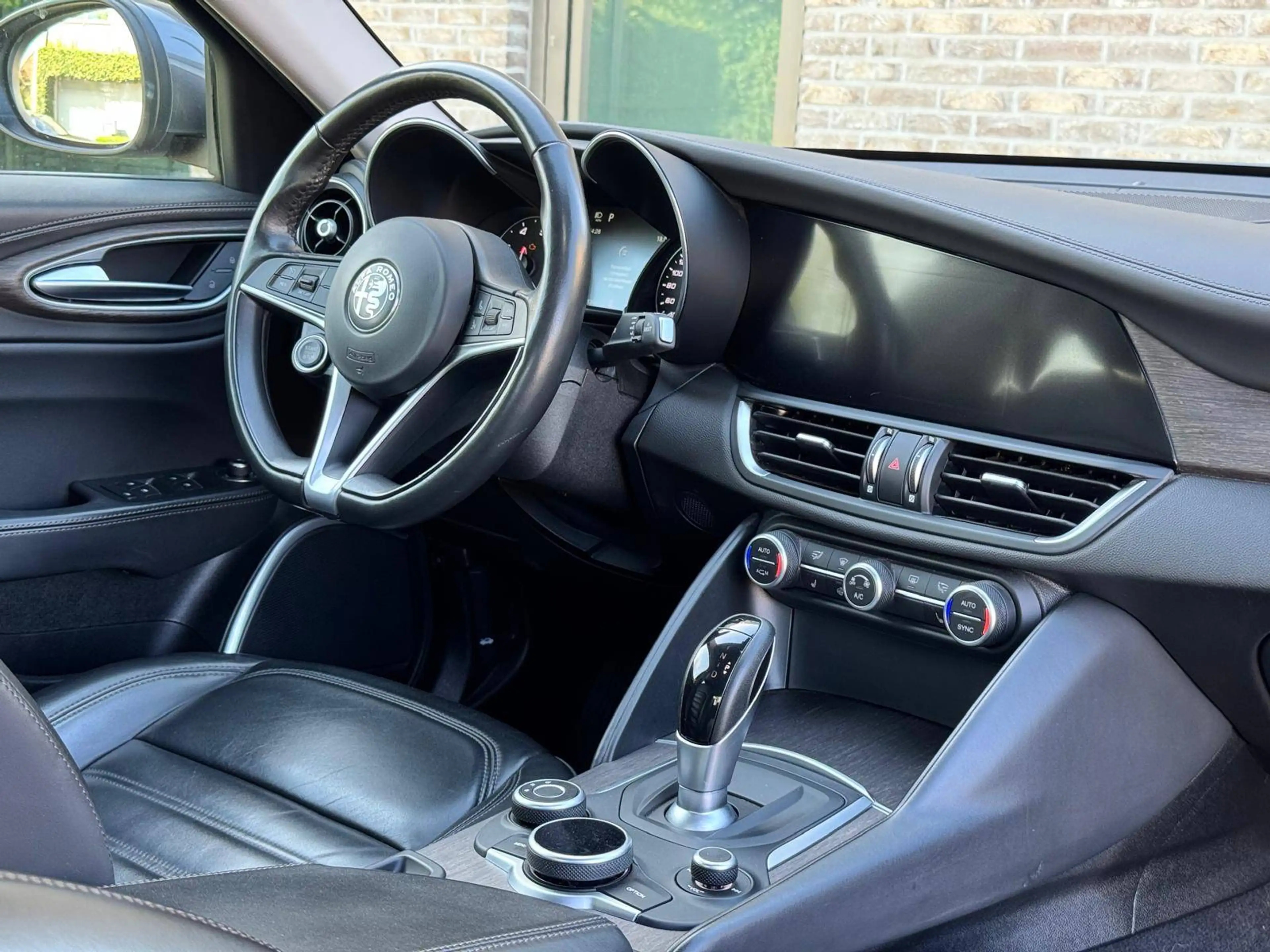 Alfa Romeo Giulia Giulia 2.0 T Super — photo 5