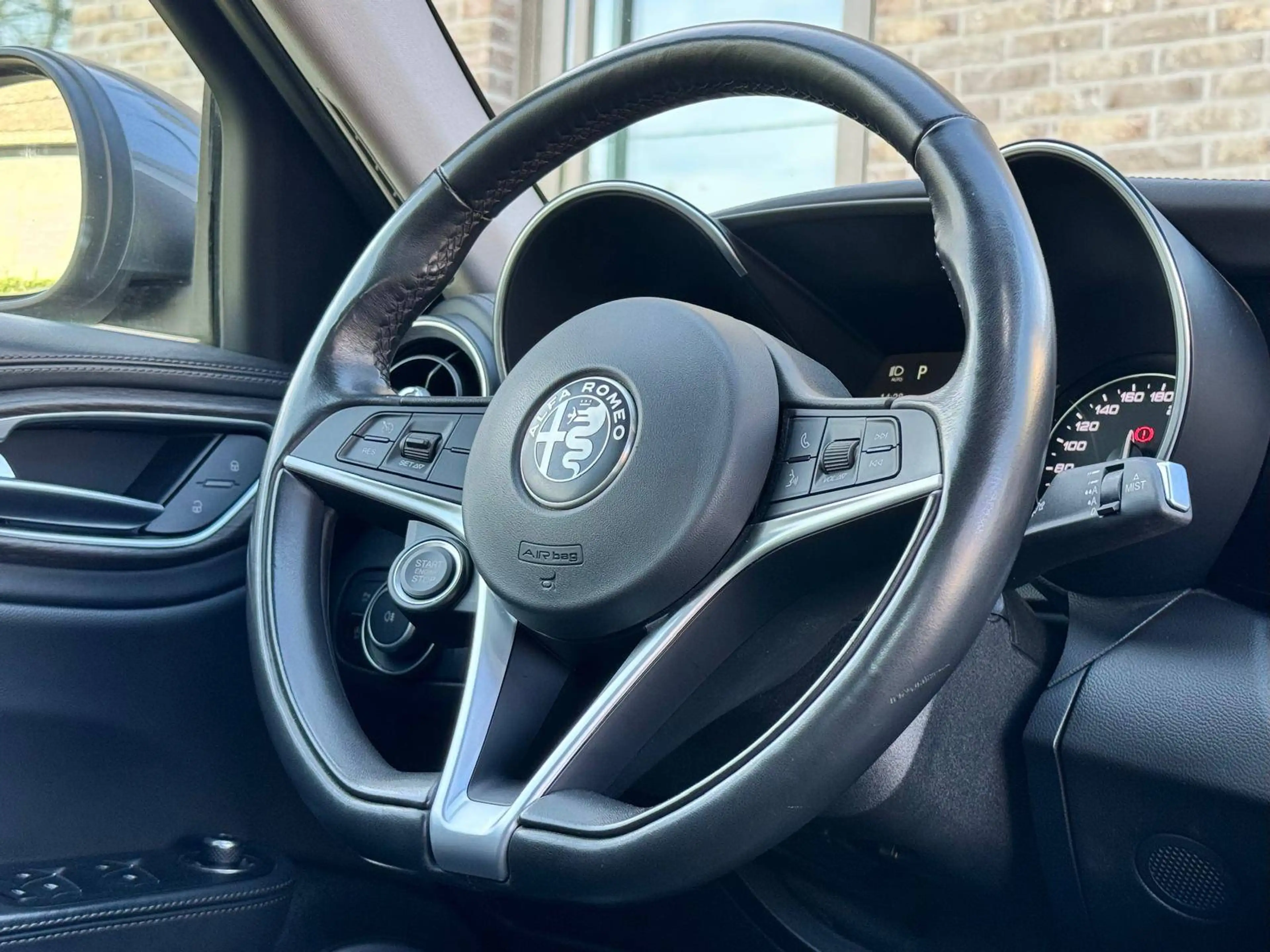 Alfa Romeo Giulia Giulia 2.0 T Super — photo 11