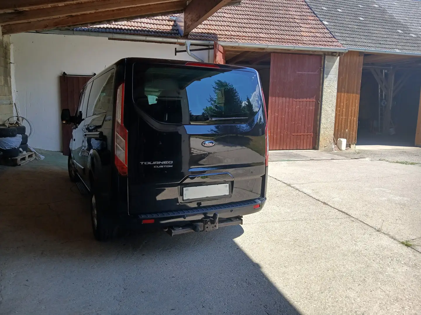 Ford Tourneo Custom Tourneo Custom L2H1 Titanium 2,0 TDCi Titanium Schwarz - 1