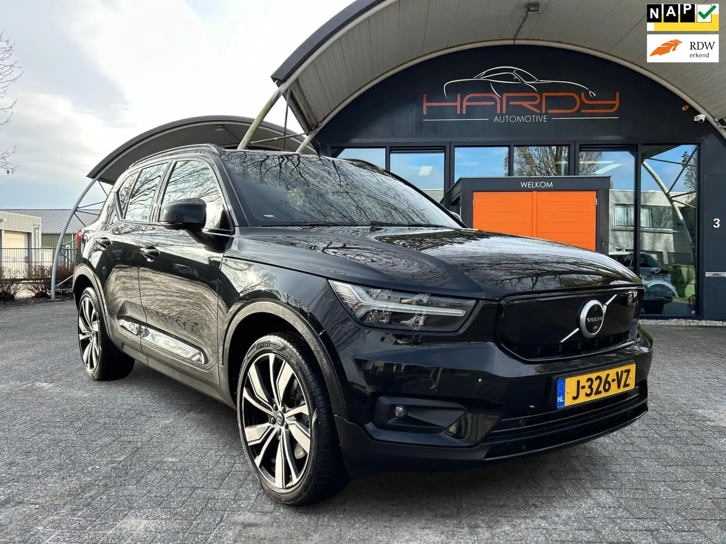 Volvo XC40 Recharge P8 AWD R-Design Panoramadak Vol Leder 92% Zwart - 1