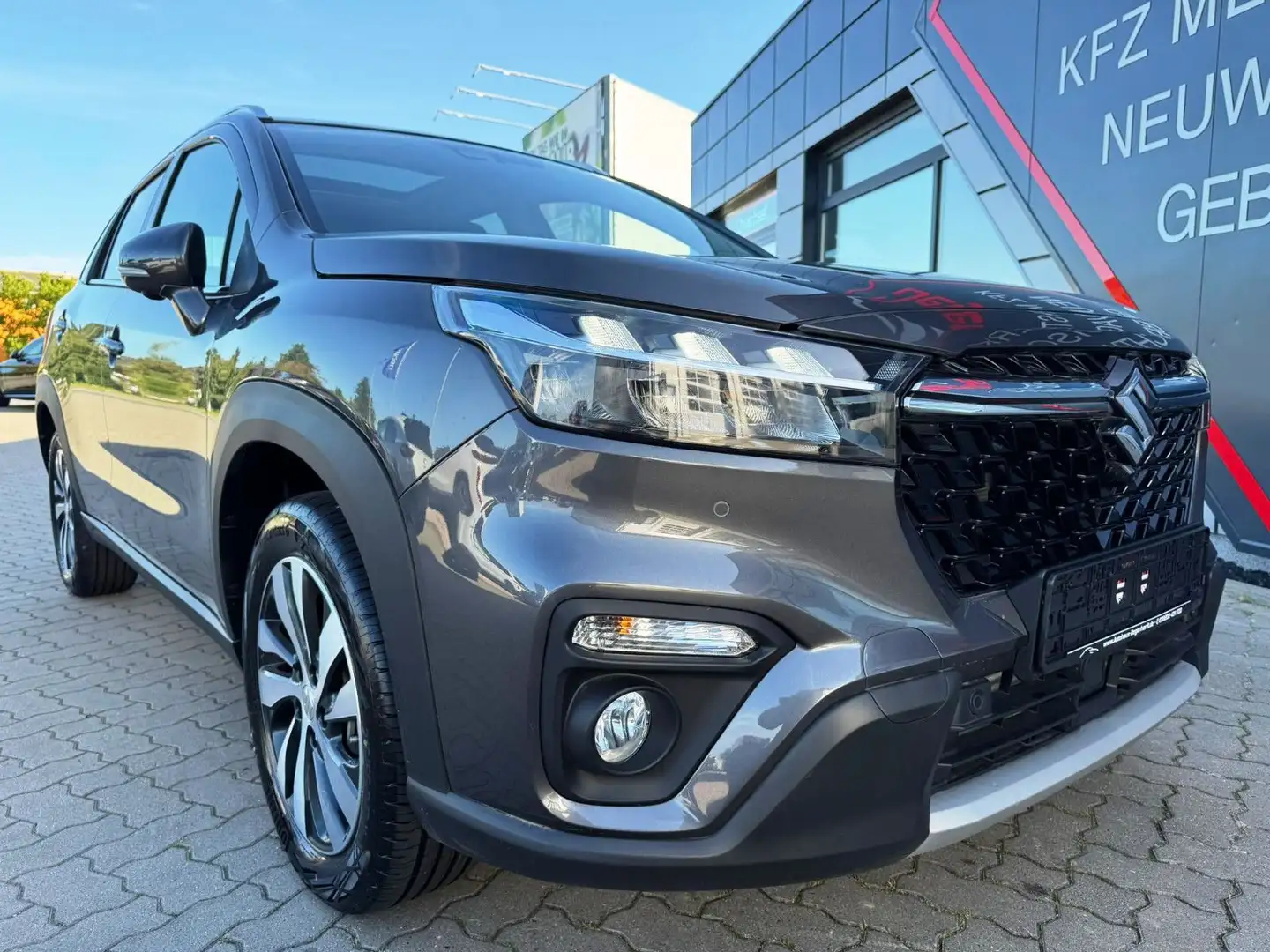 Suzuki S-Cross 1.4 Comfort+ Plus Panorama 360° Navi LED Gris - 2