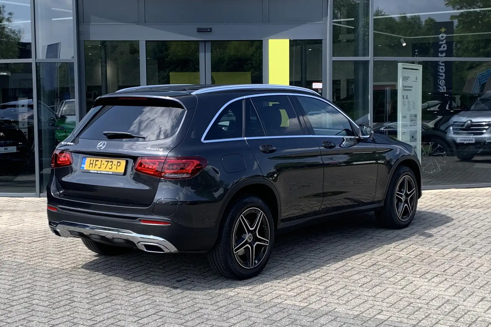 Mercedes-Benz GLC 300 300e 4MATIC Business Solution Luxury | Navigatie | Grijs - 2
