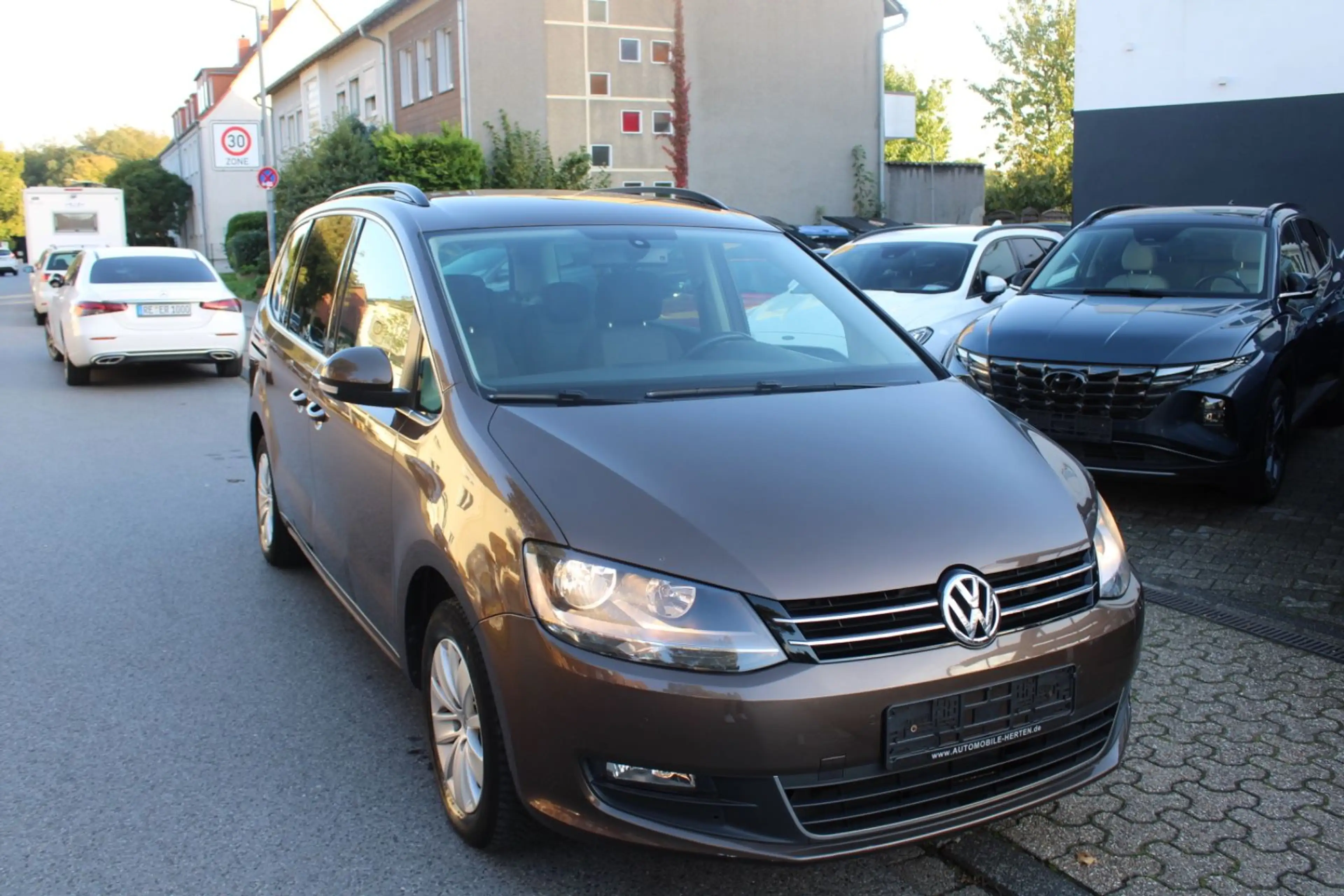 Volkswagen Sharan 1.4 TSI Comfortline BMT*7SITZER*NAVI*SHZ! — photo 4