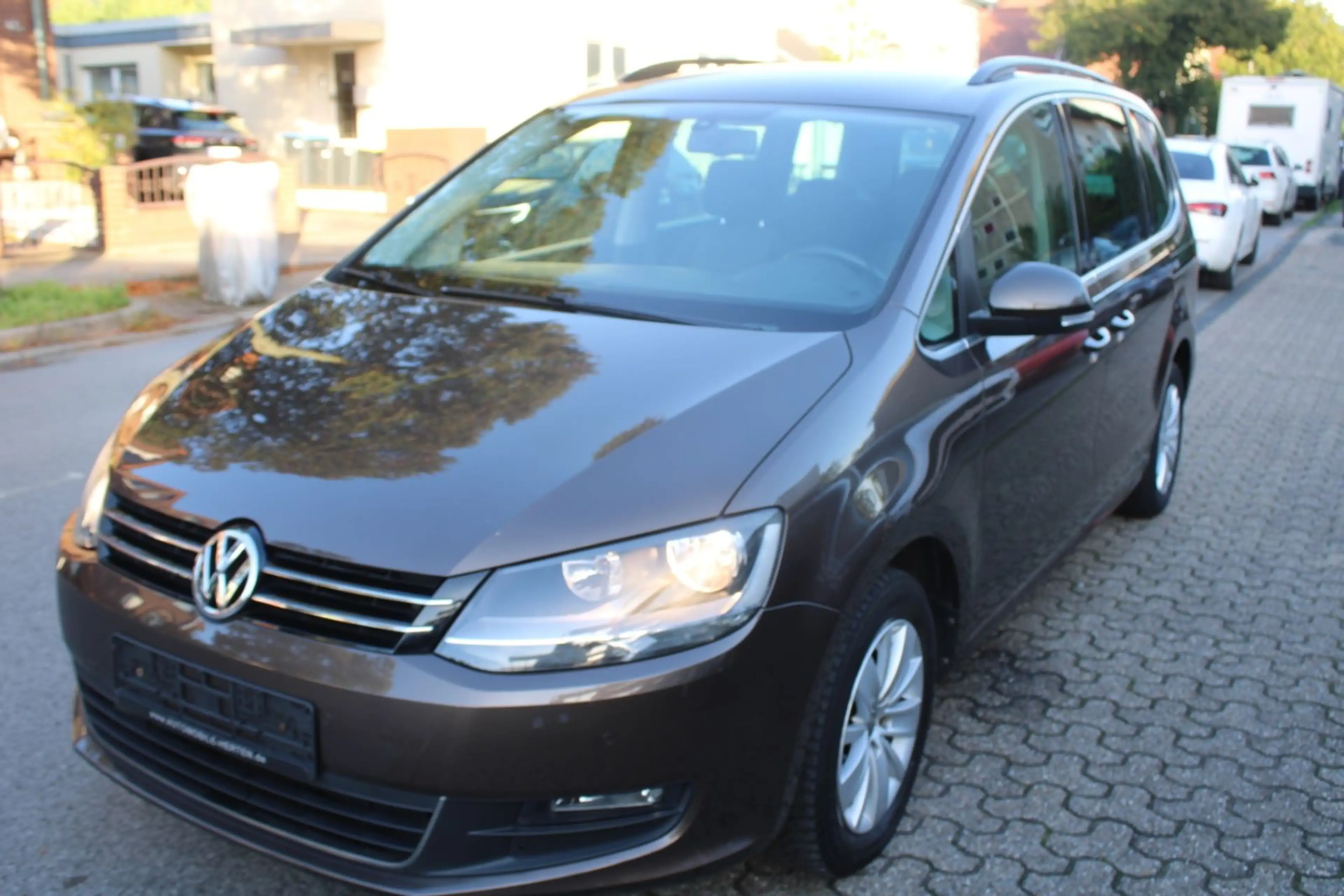 Volkswagen Sharan 1.4 TSI Comfortline BMT*7SITZER*NAVI*SHZ!