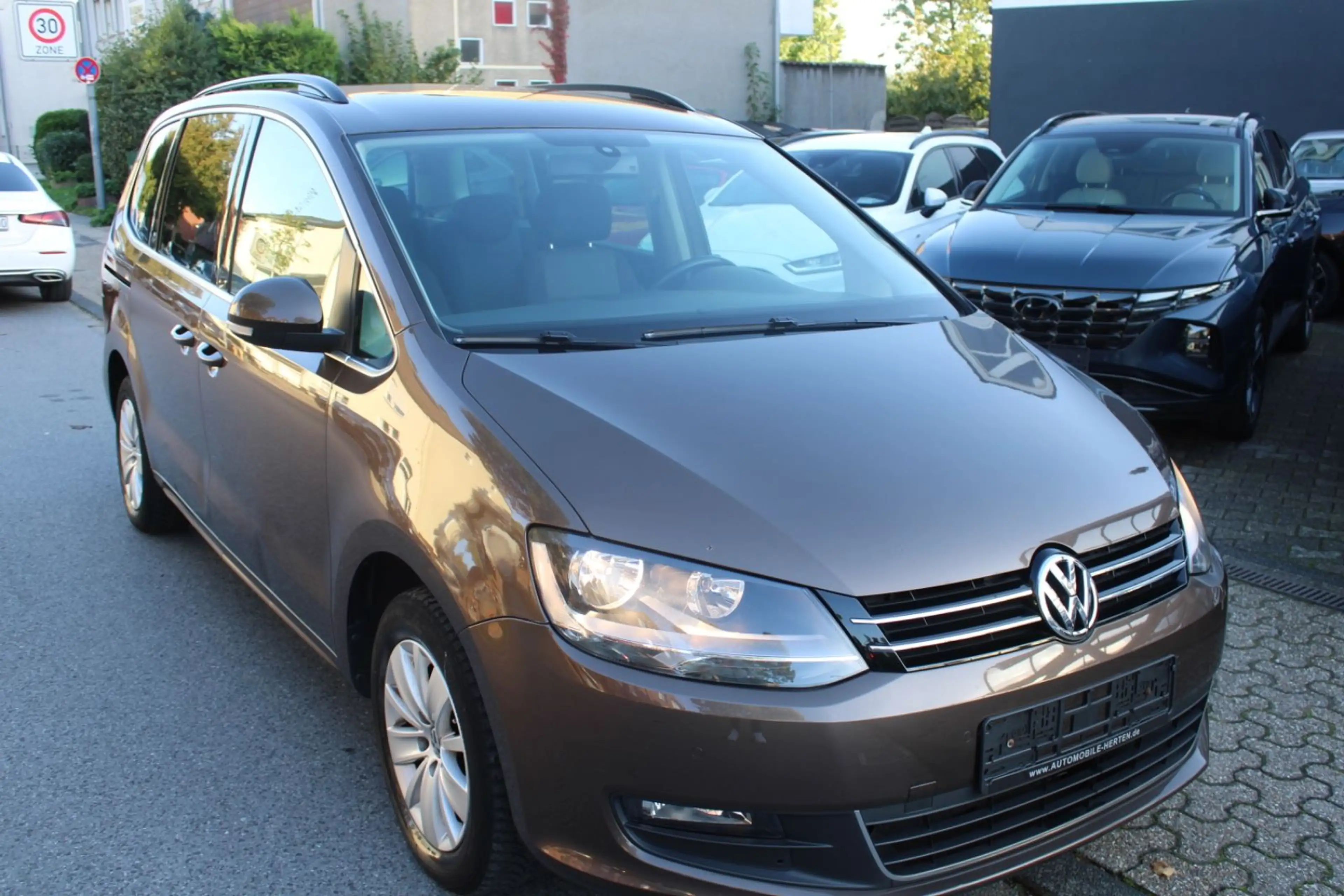 Volkswagen Sharan 1.4 TSI Comfortline BMT*7SITZER*NAVI*SHZ! — photo 2