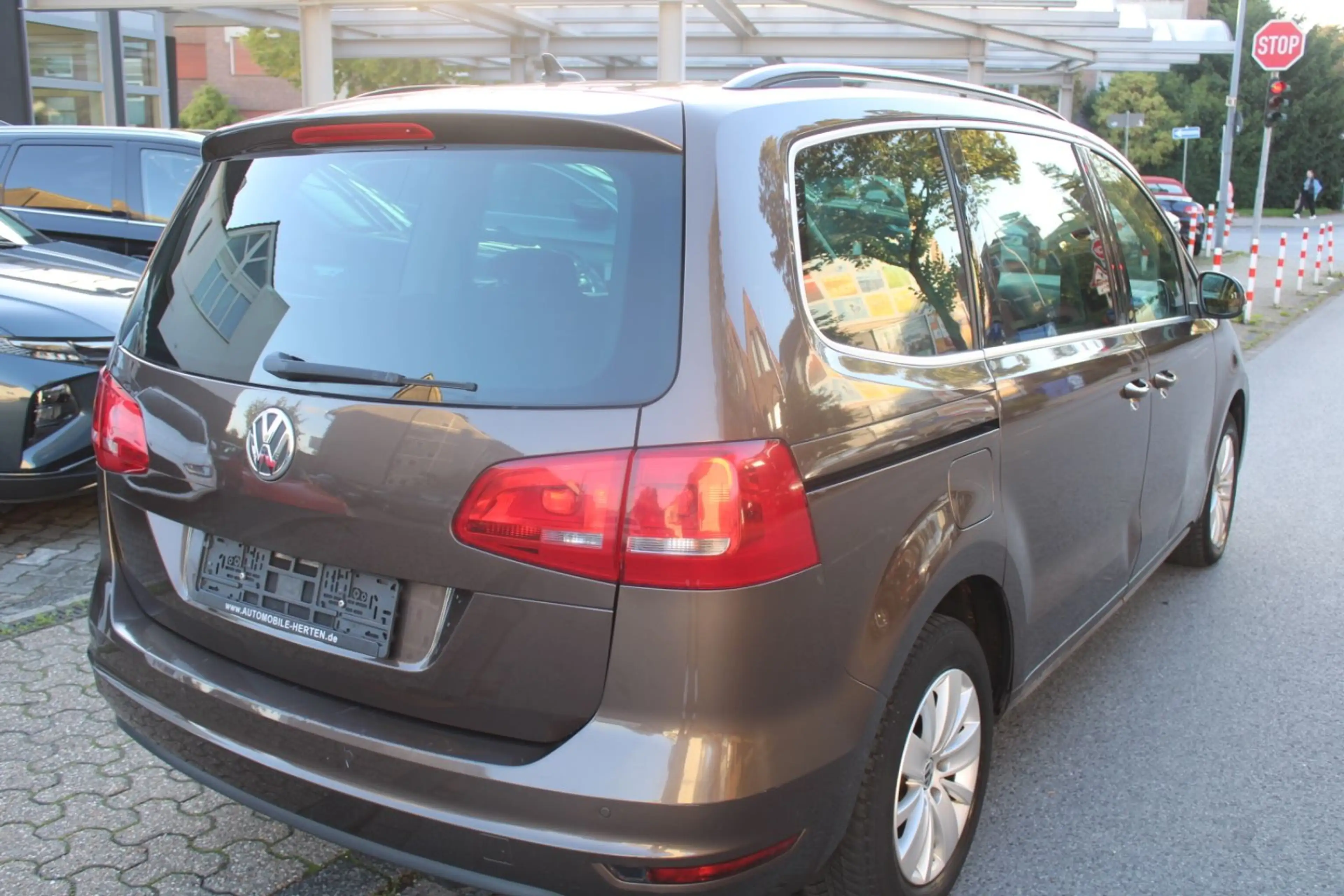 Volkswagen Sharan 1.4 TSI Comfortline BMT*7SITZER*NAVI*SHZ! — photo 3