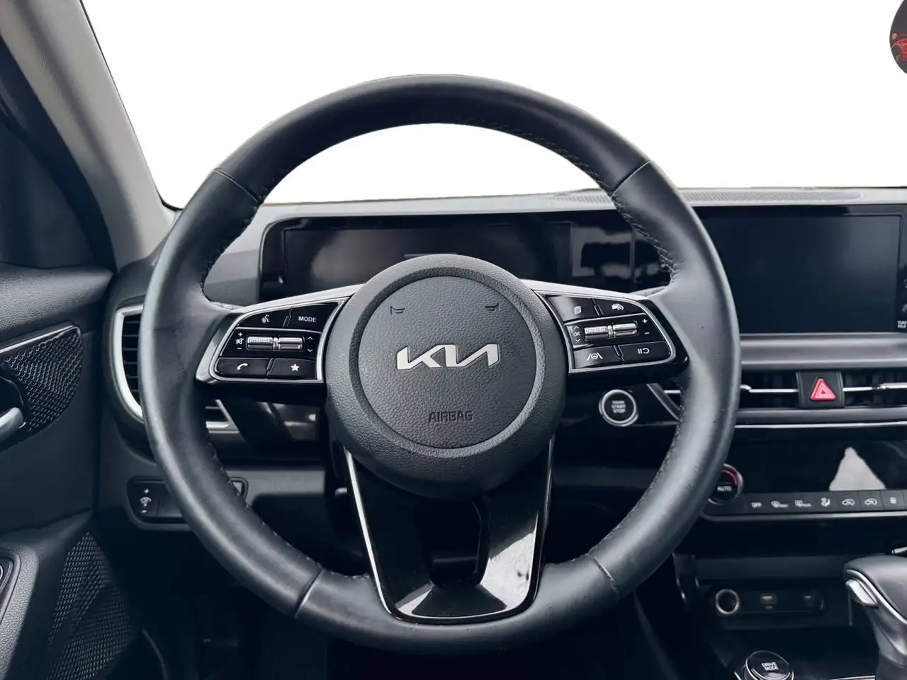 Kia Seltos снимка Kia Seltos